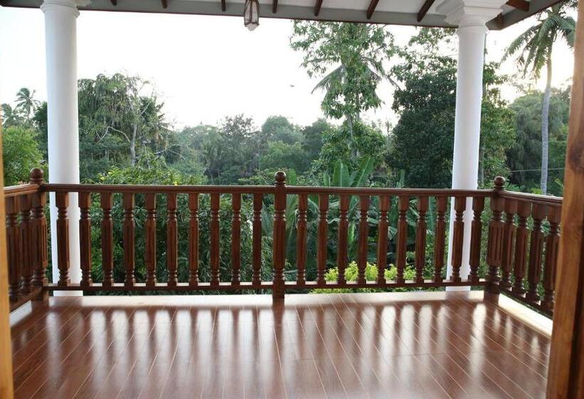 ペンション Suzzi Villa