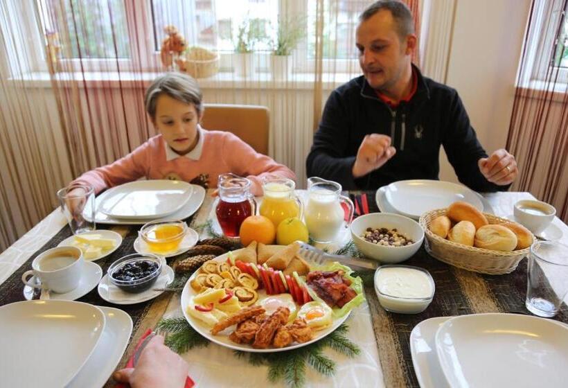 פנסיון Vila Evergreen