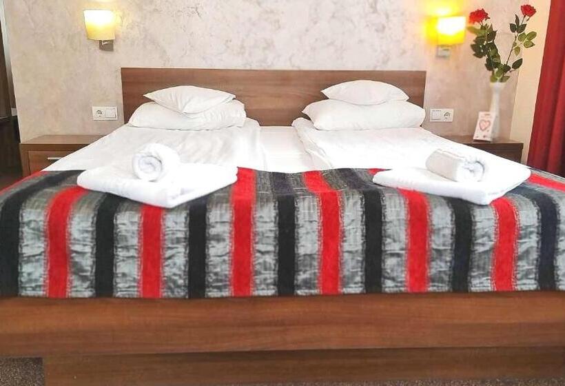 بنسيون Vila Evergreen