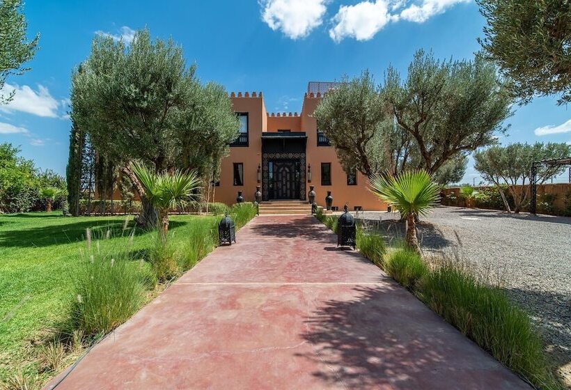 پانسیون Villa Chems