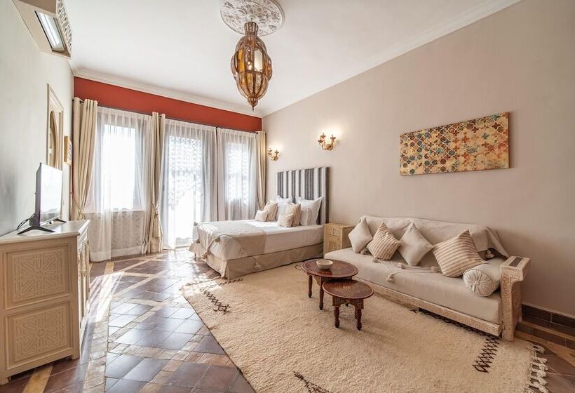 پانسیون Villa Chems