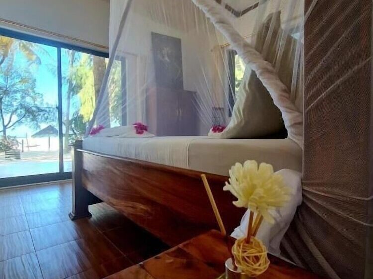 منتجع Kinazu Upepo Beach