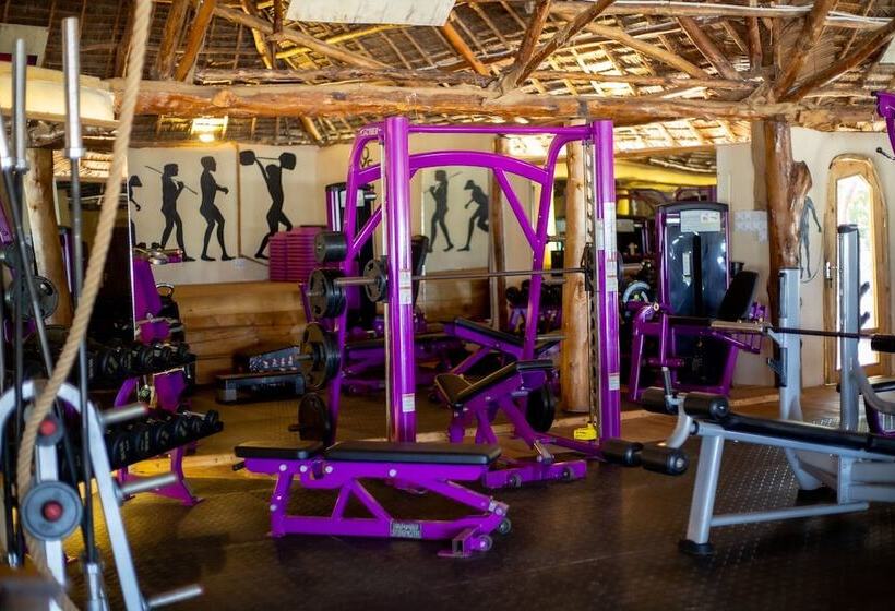 منتجع Kinazu Upepo Beach