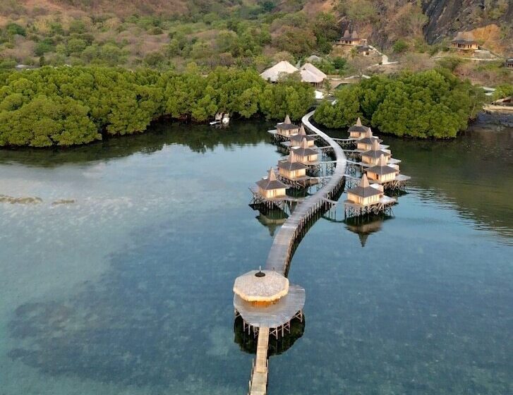 استراحتگاه Menjaga Bay