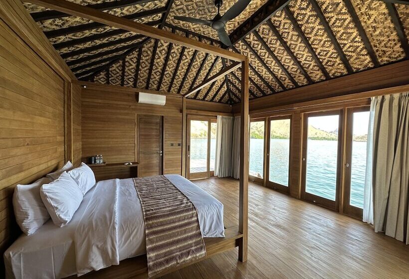 リゾートホテル Menjaga Bay