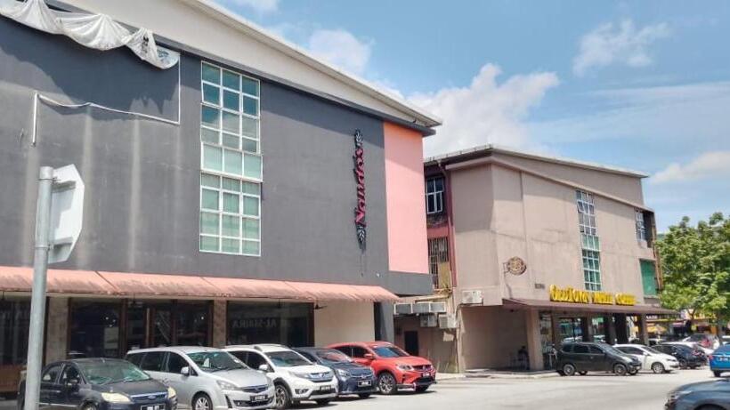 V Hotel Sri Gombak