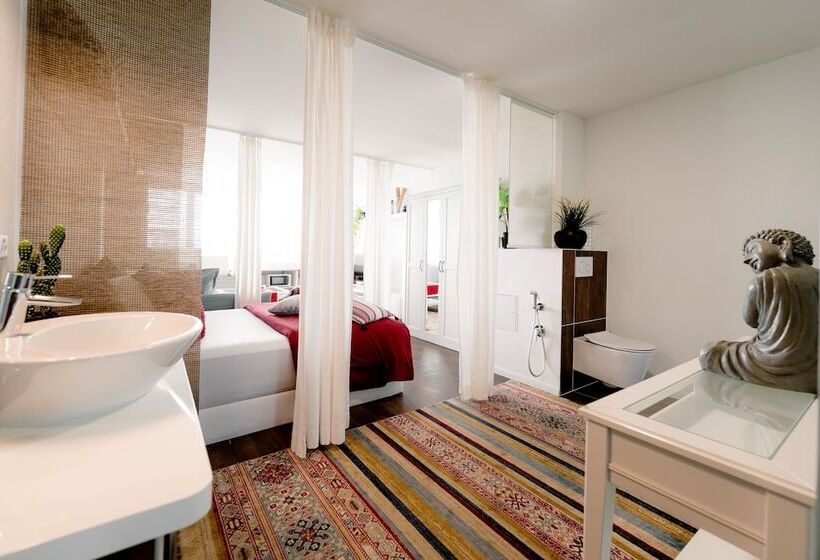 The Business Sleeping Place