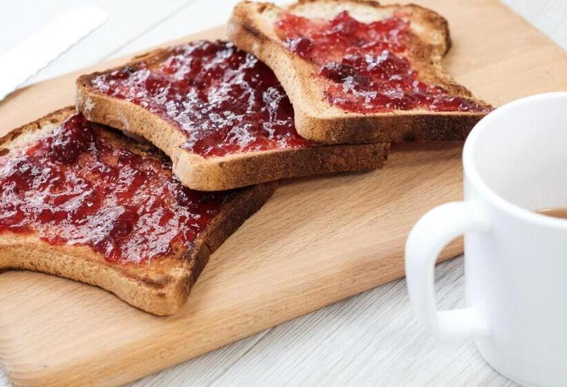 Xoxo Kuta Legian Hostel