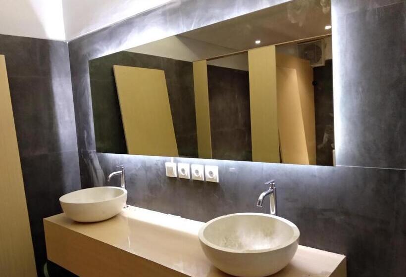 Xoxo Kuta Legian Hostel