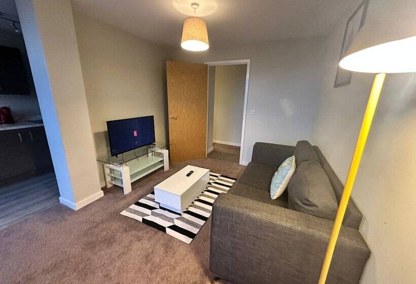 Adelphi Wharf Apartments By Beehosting