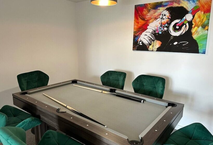 Adelphi Wharf Apartments By Beehosting