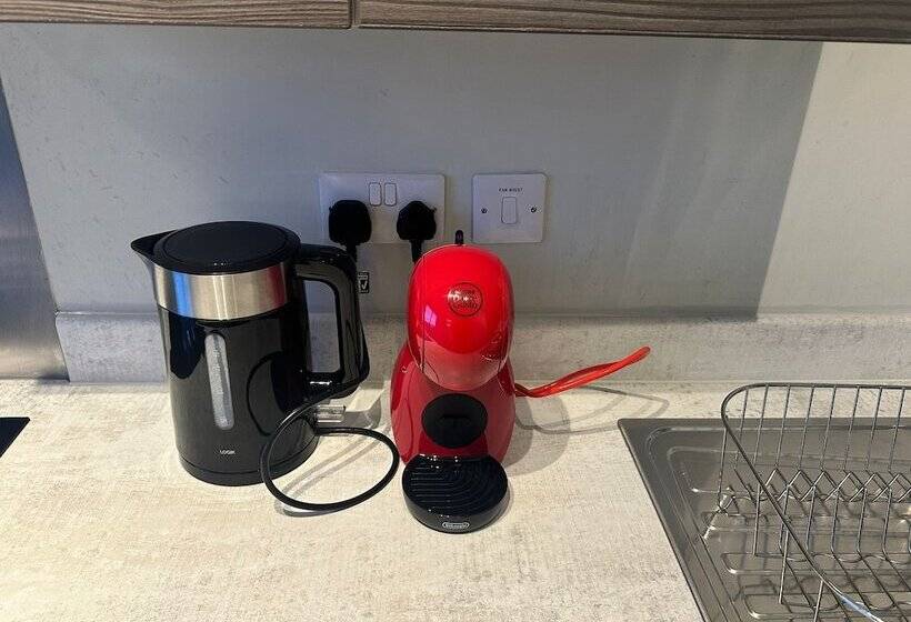 Adelphi Wharf Apartments By Beehosting