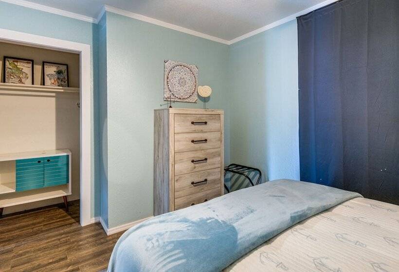 Aransas Pass Home W/ Fire Pit: 2 Mi To Redfish Bay