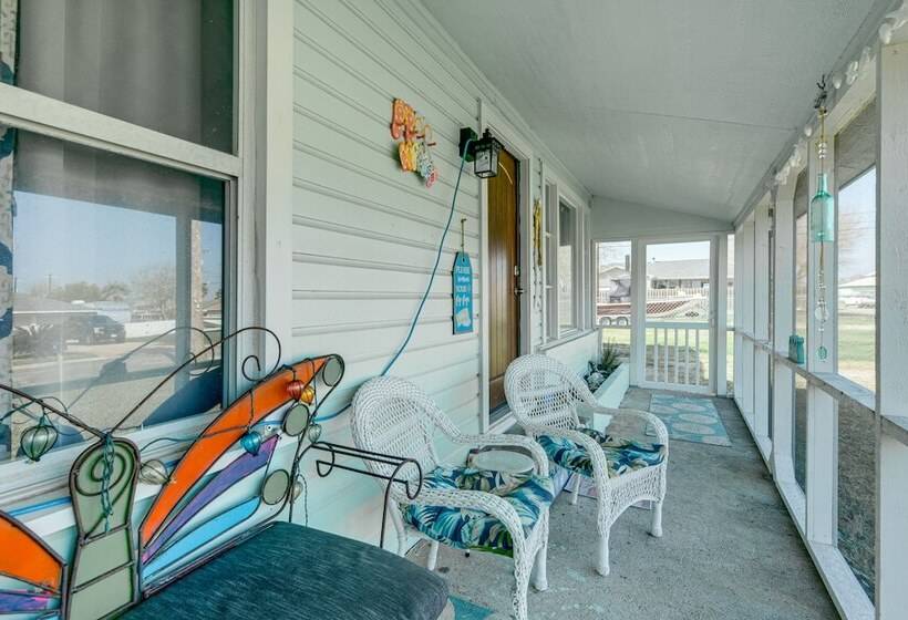 Aransas Pass Home W/ Fire Pit: 2 Mi To Redfish Bay