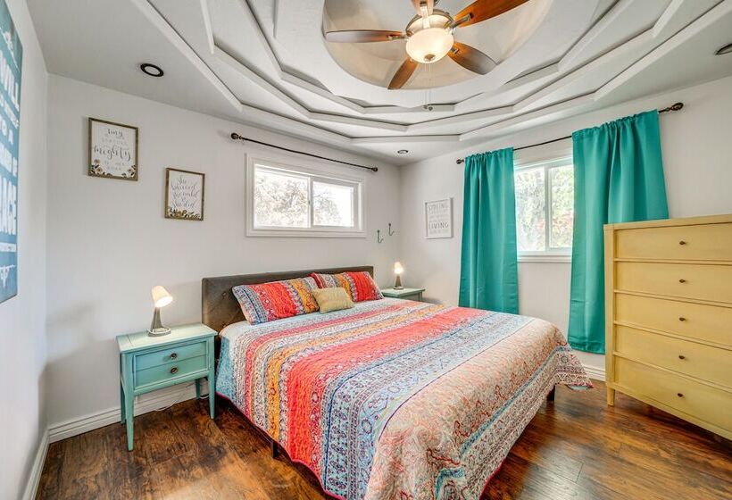 Artsy Cottonwood Home W/ Hot Tub, Walk To Wineries