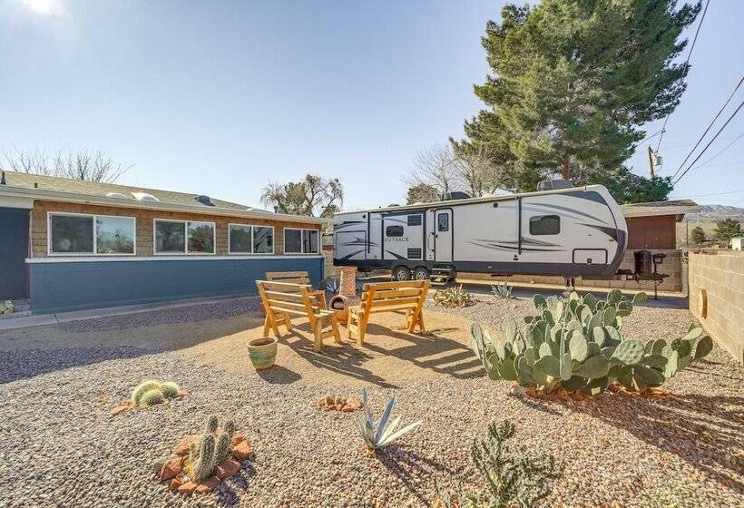 Artsy Cottonwood Home W/ Hot Tub, Walk To Wineries