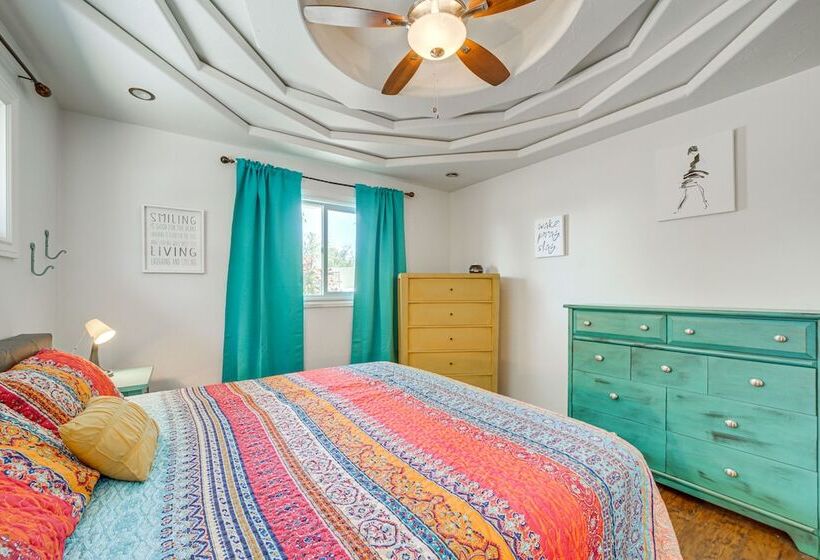 Artsy Cottonwood Home W/ Hot Tub, Walk To Wineries