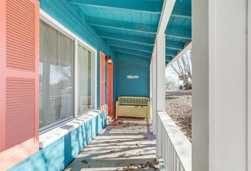 Artsy Cottonwood Home W/ Hot Tub, Walk To Wineries