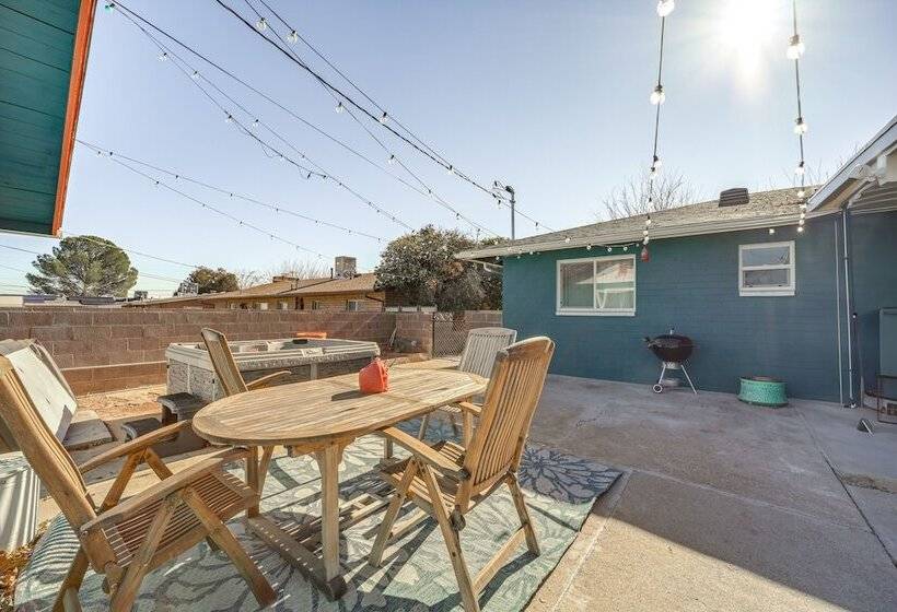 Artsy Cottonwood Home W/ Hot Tub, Walk To Wineries