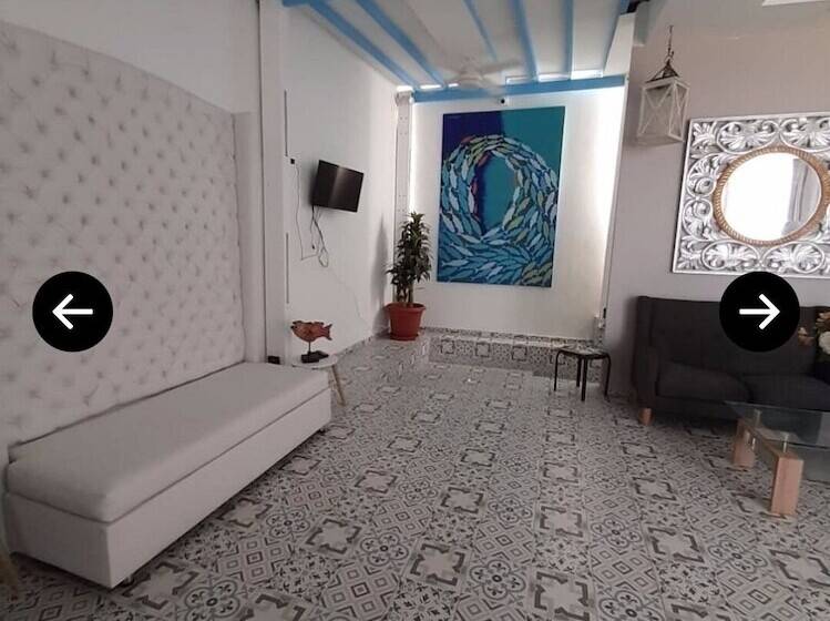 Aw Hotel Holidays Palace