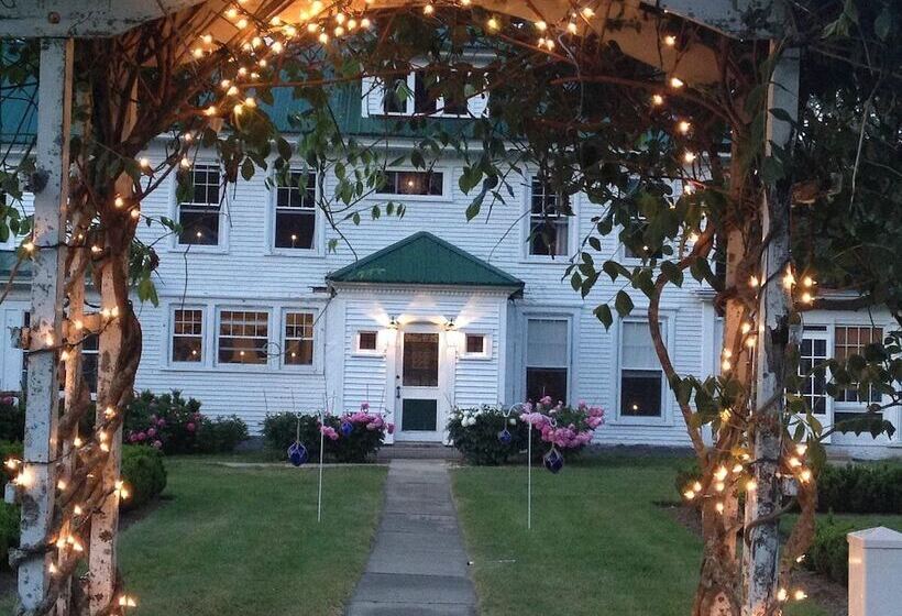 مبيت وإفطار Greenwood Manor Inn