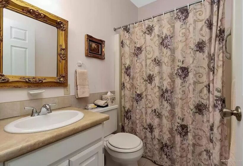 مبيت وإفطار Greenwood Manor Inn