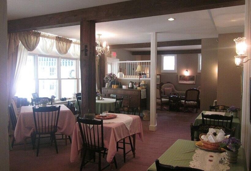 צימר Greenwood Manor Inn