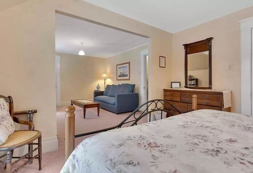 צימר Greenwood Manor Inn