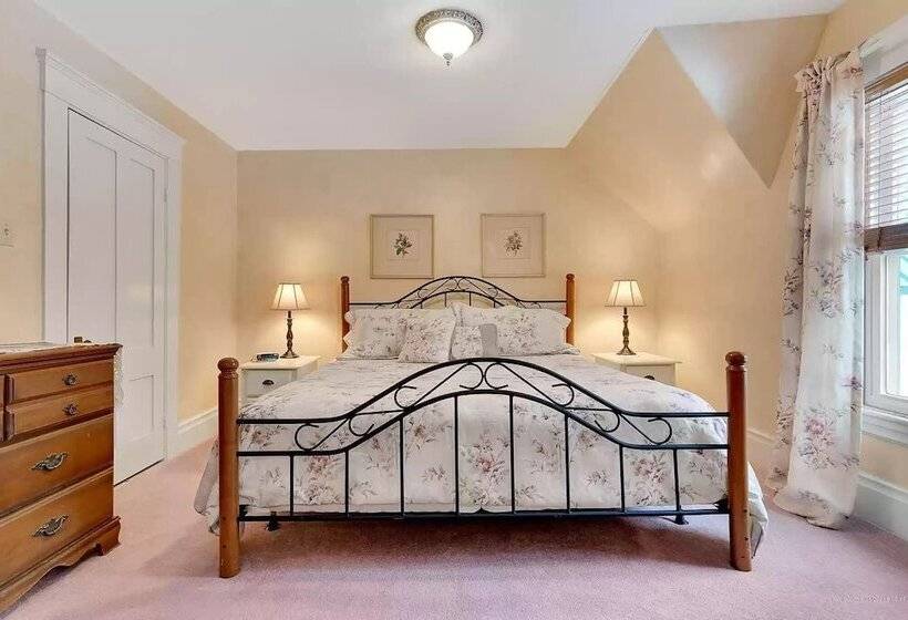 مبيت وإفطار Greenwood Manor Inn