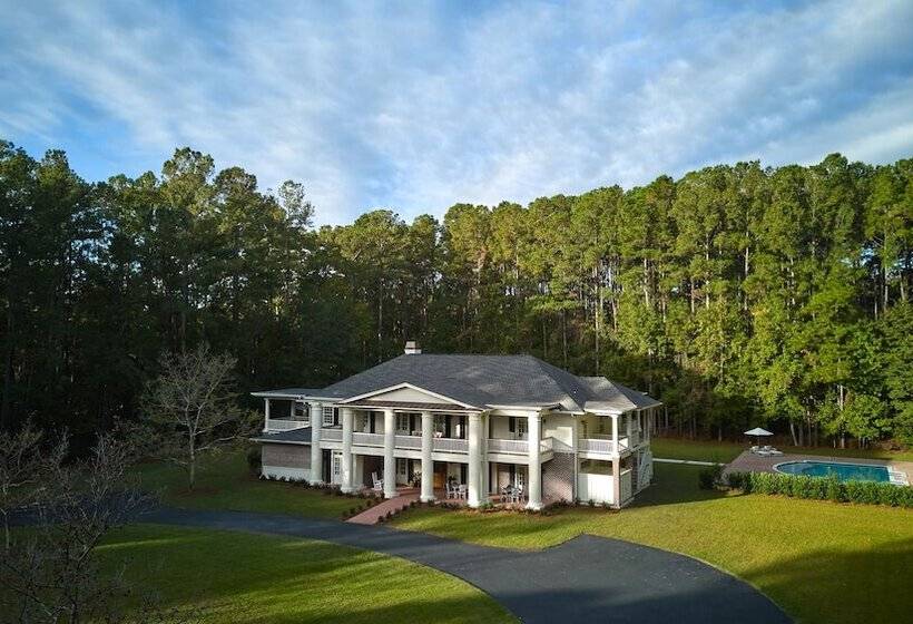 مبيت وإفطار May River Manor