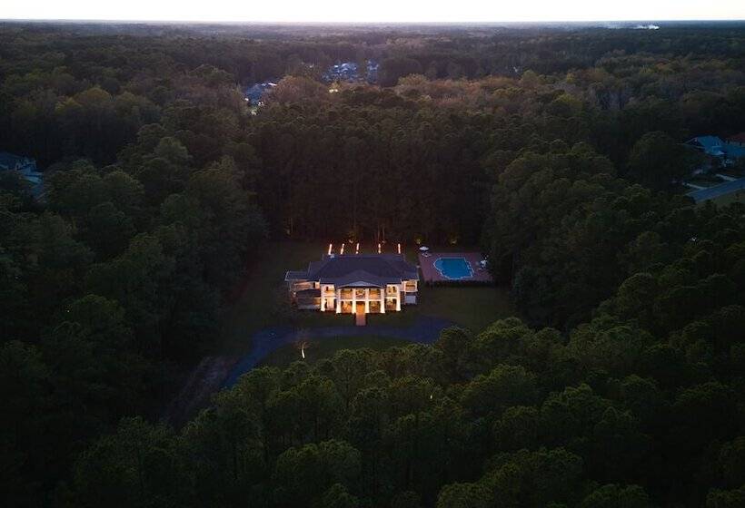 مبيت وإفطار May River Manor