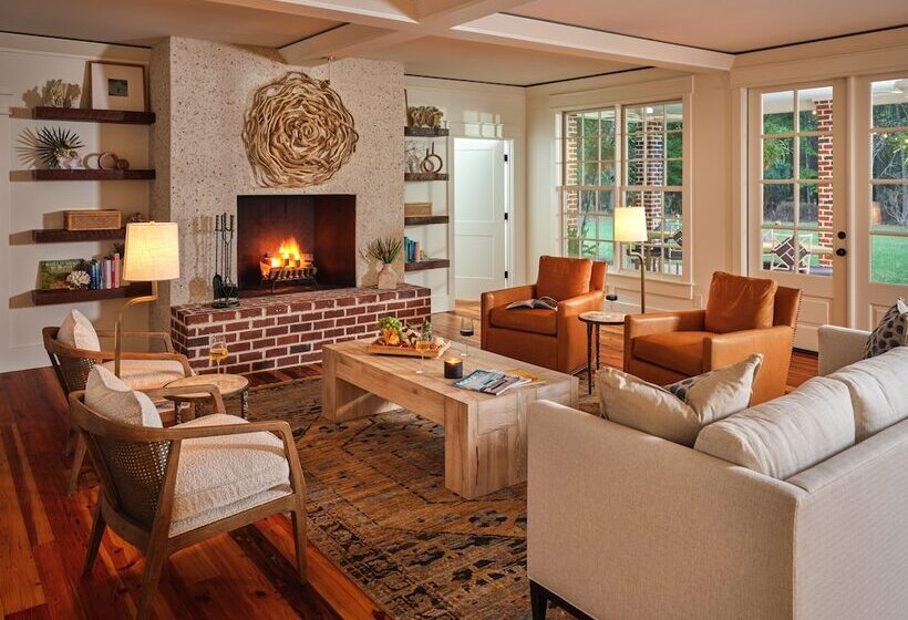 مبيت وإفطار May River Manor