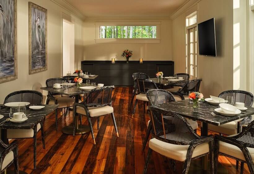 مبيت وإفطار May River Manor