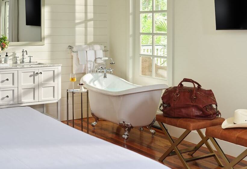 مبيت وإفطار May River Manor