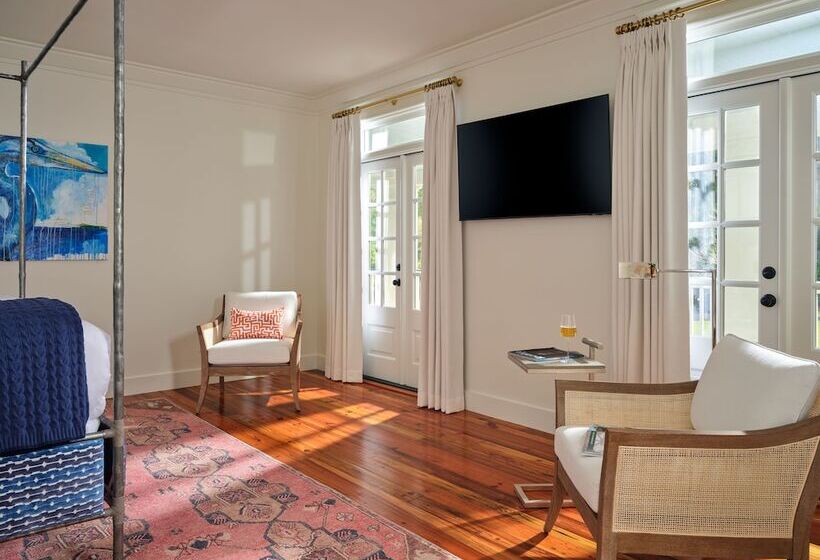 مبيت وإفطار May River Manor