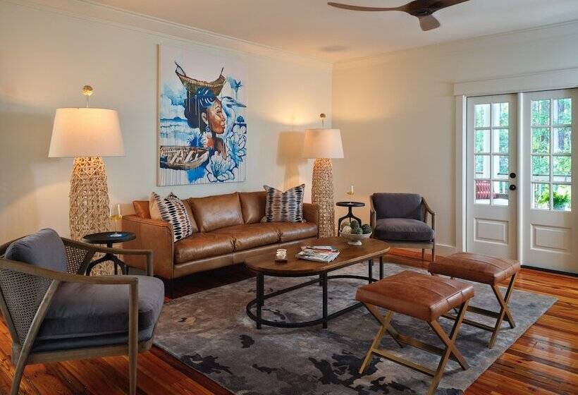 مبيت وإفطار May River Manor