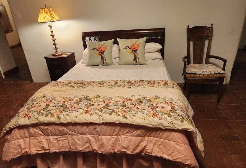 مبيت وإفطار Red Mountain Manor Vineyard And Guesthouse