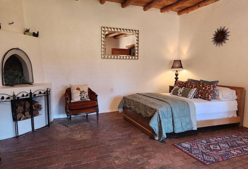 مبيت وإفطار Red Mountain Manor Vineyard And Guesthouse