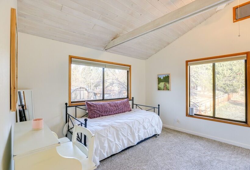 Bend Home W/ Fire Pit, 4 Mi To High Desert Museum!