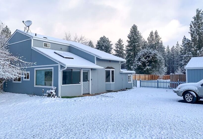 Bend Home W/ Fire Pit, 4 Mi To High Desert Museum!