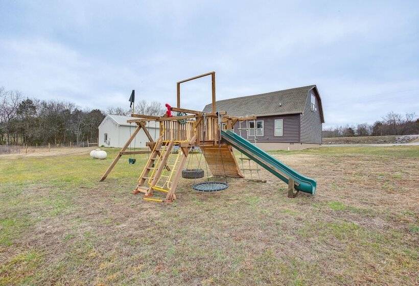 Bethpage Home W/ Private Hot Tub & Game Room!