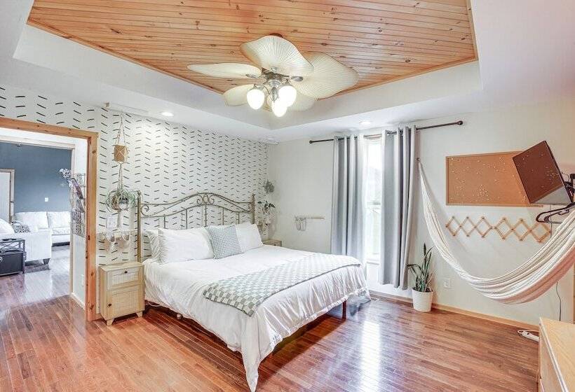 Bethpage Home W/ Private Hot Tub & Game Room!