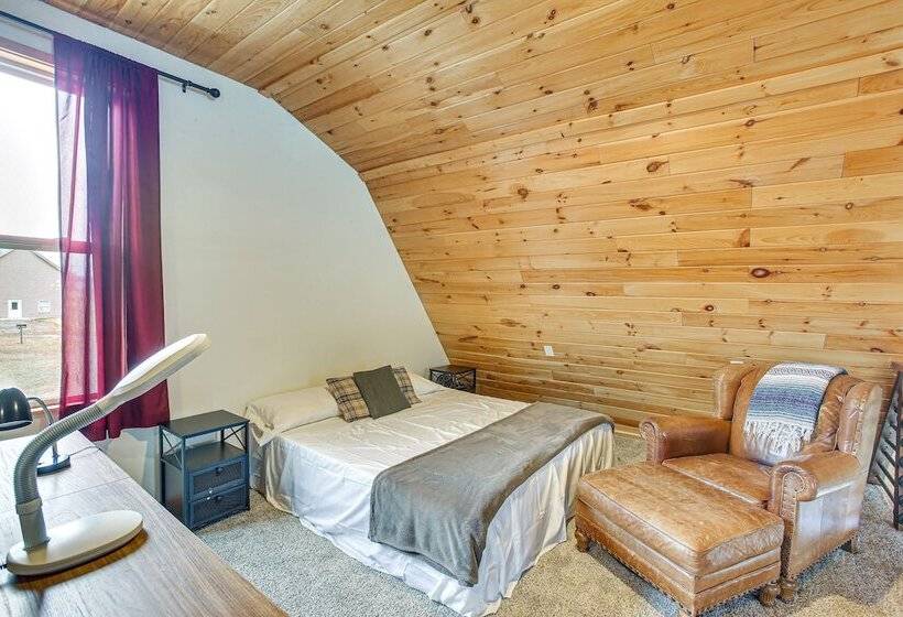 Bethpage Home W/ Private Hot Tub & Game Room!