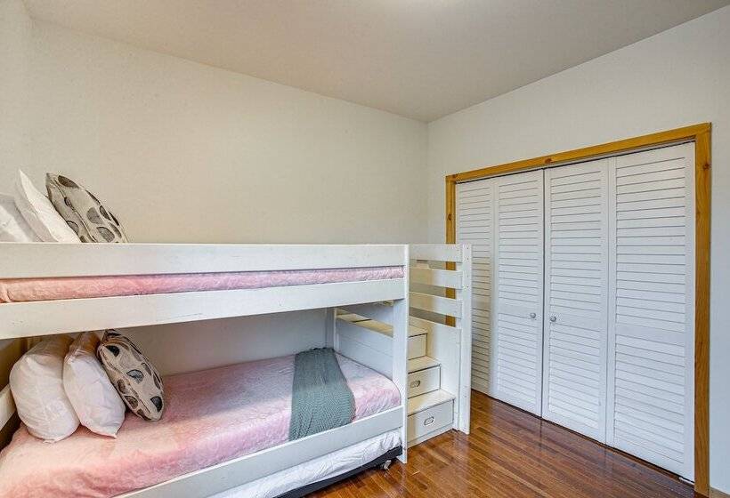 Bethpage Home W/ Private Hot Tub & Game Room!