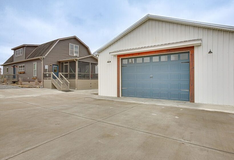 Bethpage Home W/ Private Hot Tub & Game Room!