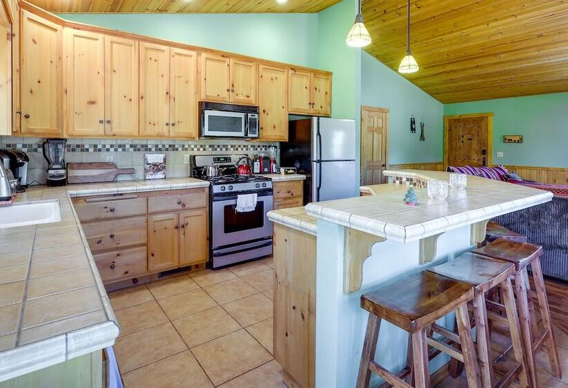 Big Bear Cabin Rental W/ Bbq: 11 Mi To Village!