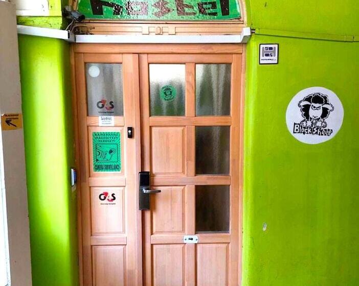 Общежитие Blacksheep Budapest Smart Rooms