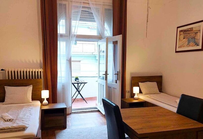 Общежитие Blacksheep Budapest Smart Rooms