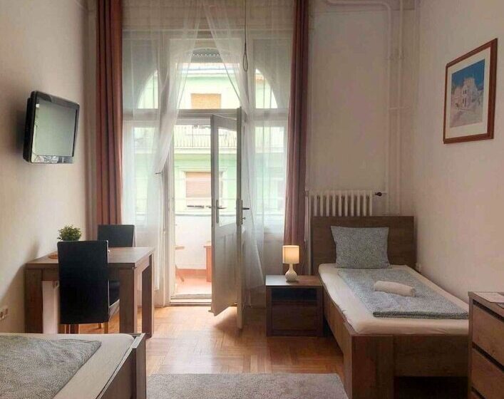 Общежитие Blacksheep Budapest Smart Rooms