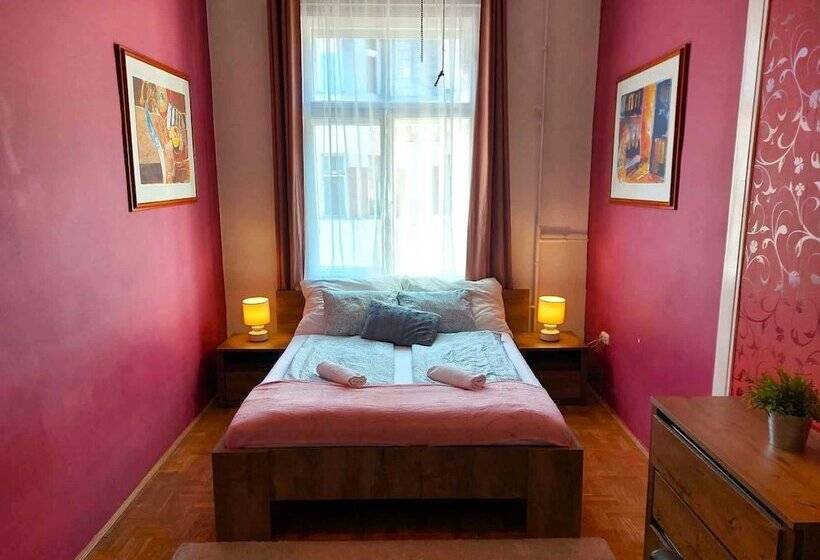 Общежитие Blacksheep Budapest Smart Rooms